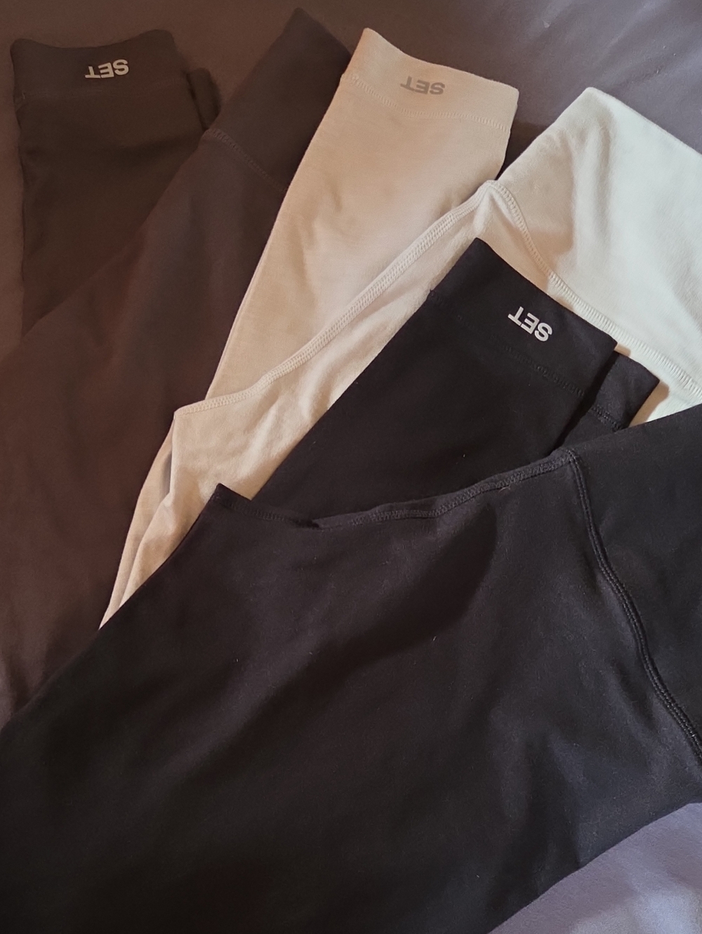 SET Active- Seamless Leggings In Black, Cream and Dark Gray - Picture 1 of 2